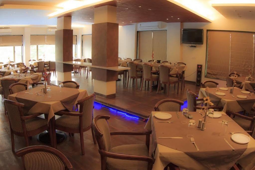 Green Valley Resort Khadoli Bagian luar foto