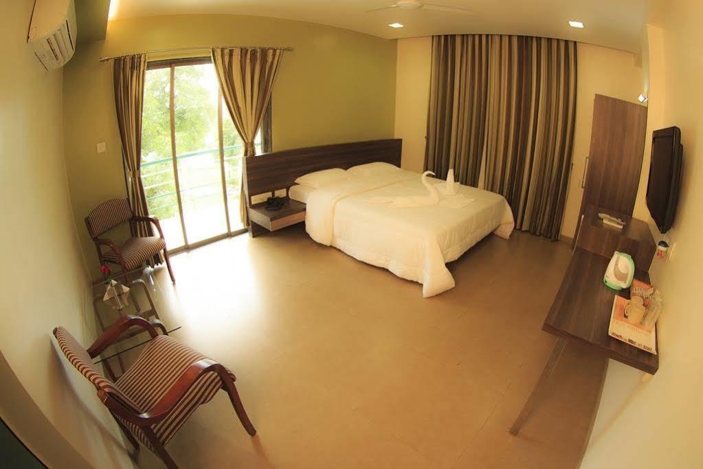 Green Valley Resort Khadoli Bagian luar foto