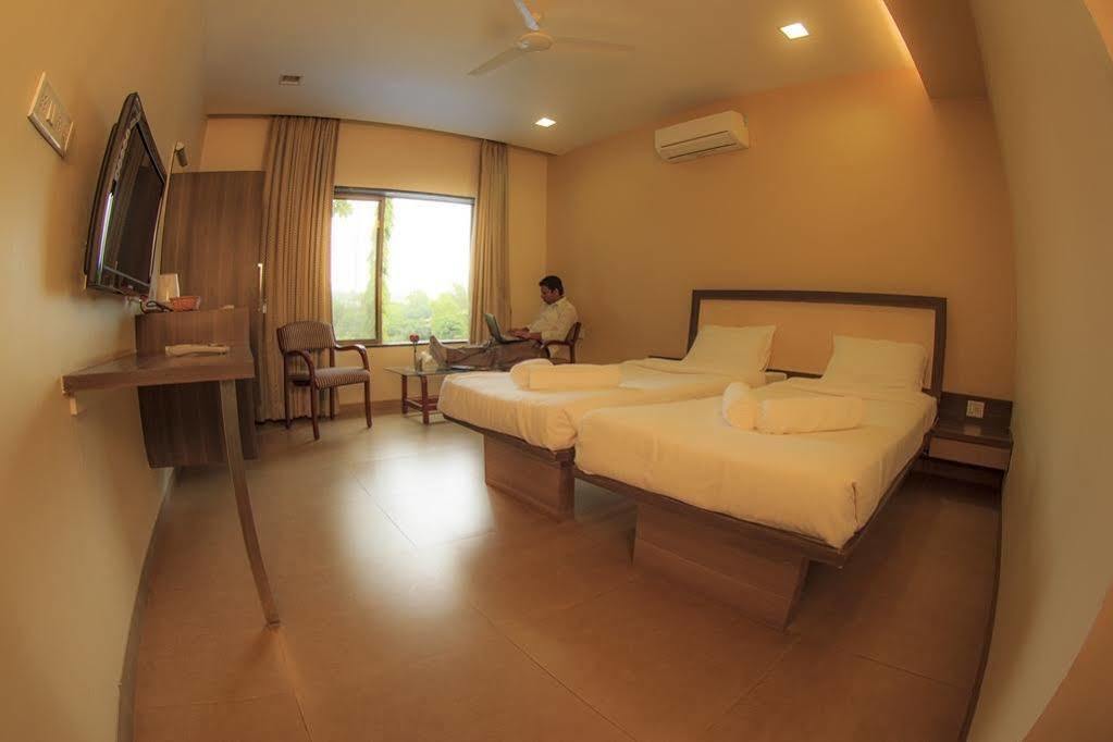 Green Valley Resort Khadoli Bagian luar foto