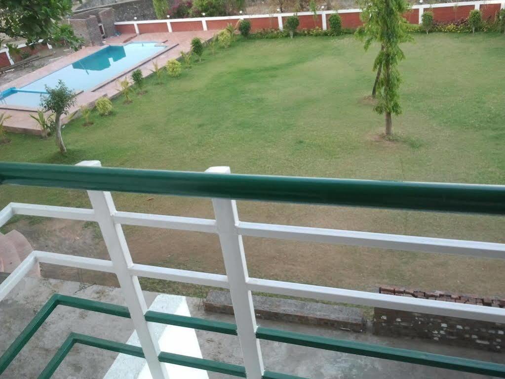 Green Valley Resort Khadoli Bagian luar foto
